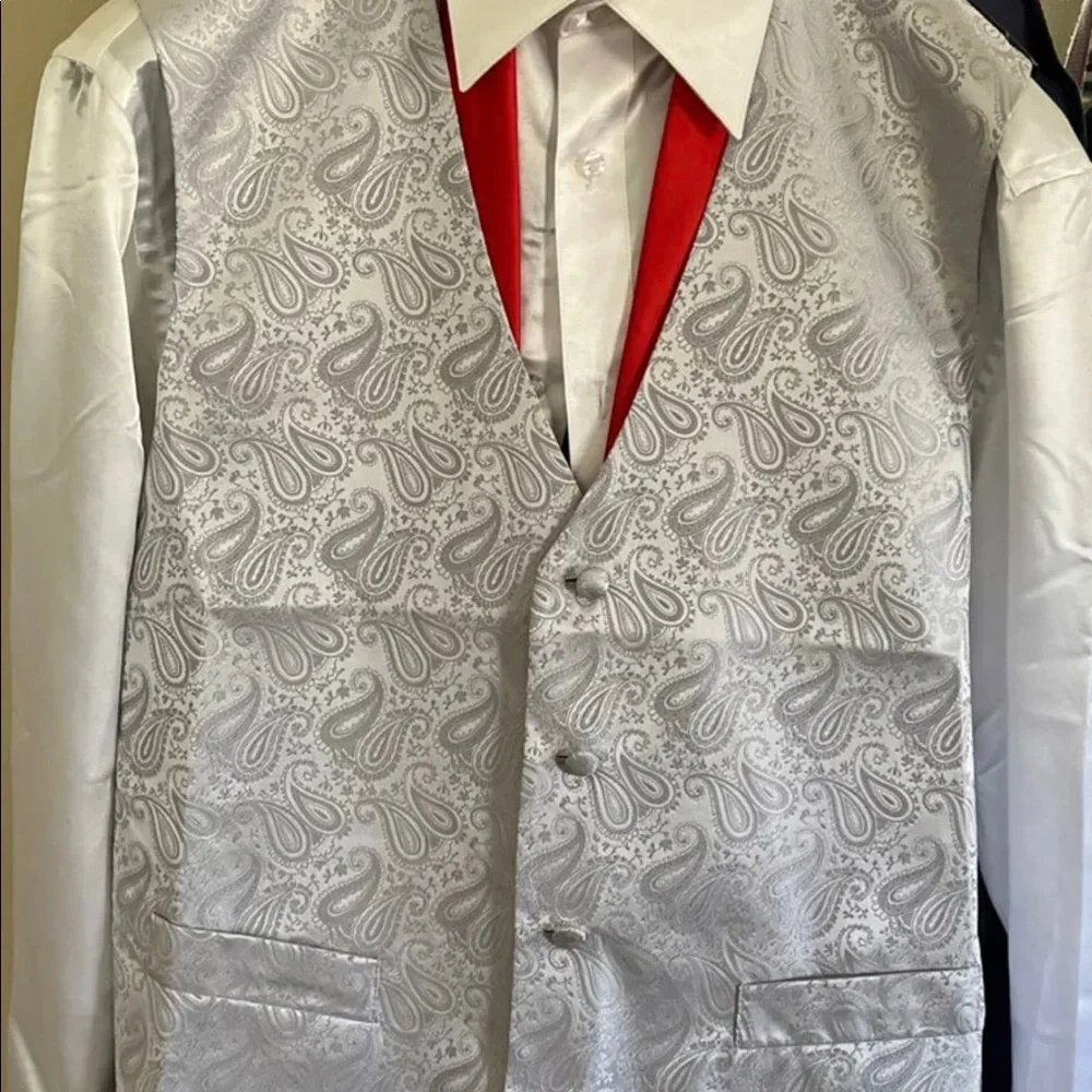 Daniel Ellis’s Suit. Made in Italy - Picture 3 of 10